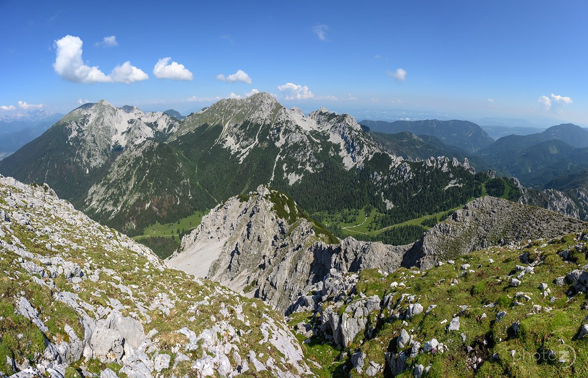 Panorama okoliških vrhov z grebena Begunjščice